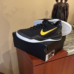 NIB Nike Kids Kobe 8 Black/Gold /White Sneakers Size 4 Y, EUR 36 ,23 cm.Vietnam